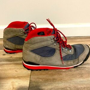 Danner hiking boots men’s size 10.5.